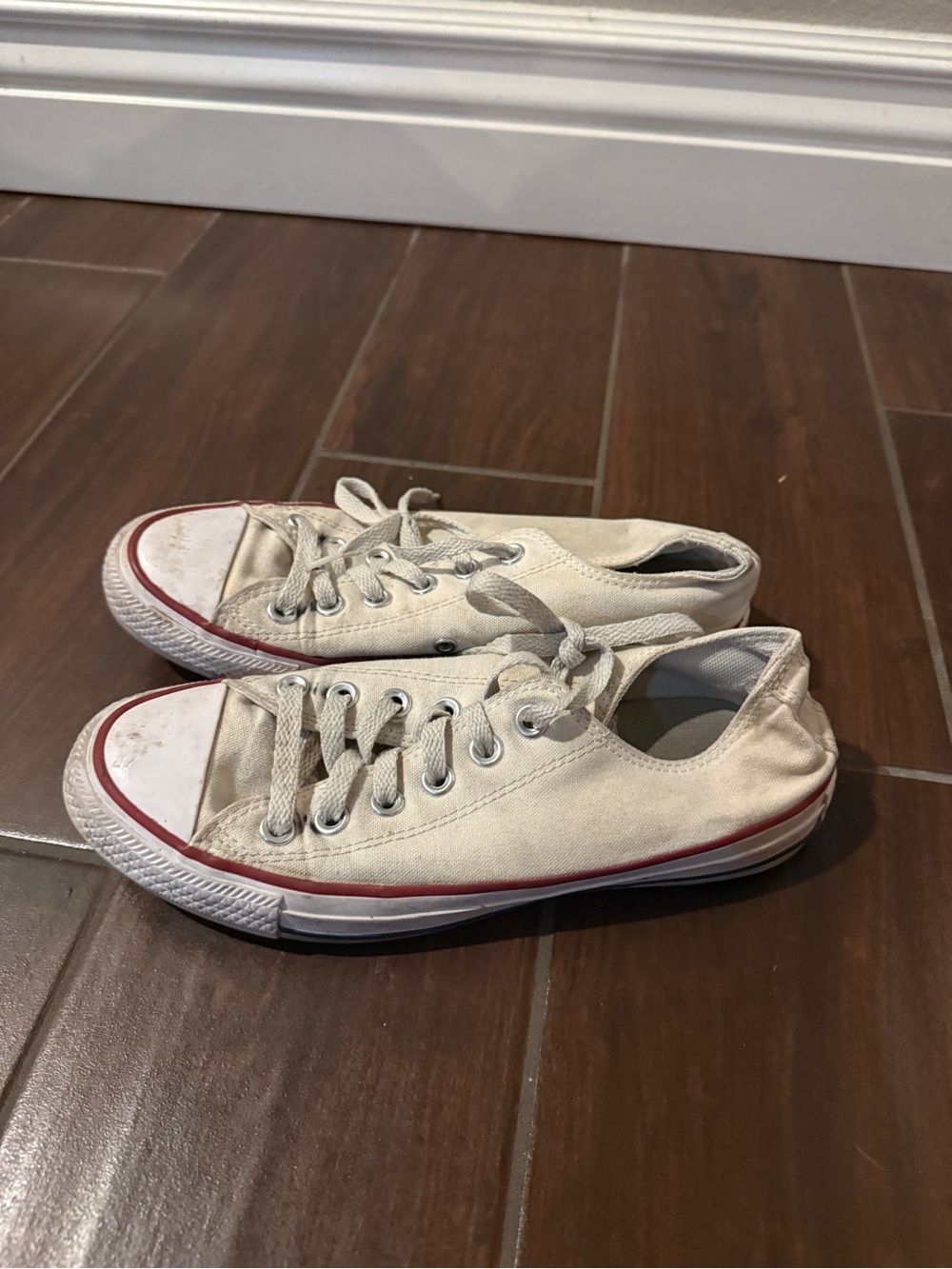 Converse - Picture 2 of 5